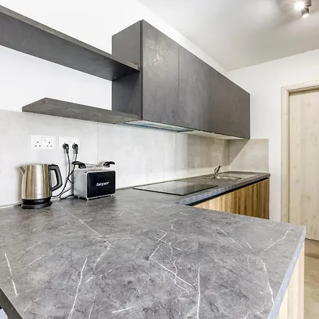 14-hosted By Sweetstay Apartment *