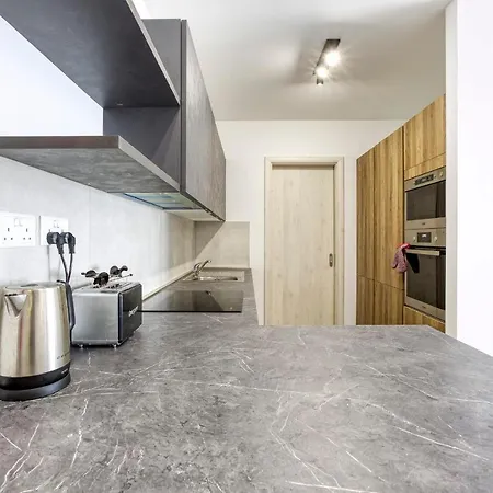 14-hosted By Sweetstay